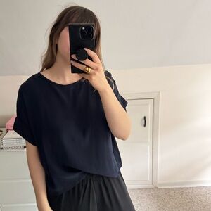 Elizabeth Suzann Silk Georgia Silk Crepe Tee in Navy
